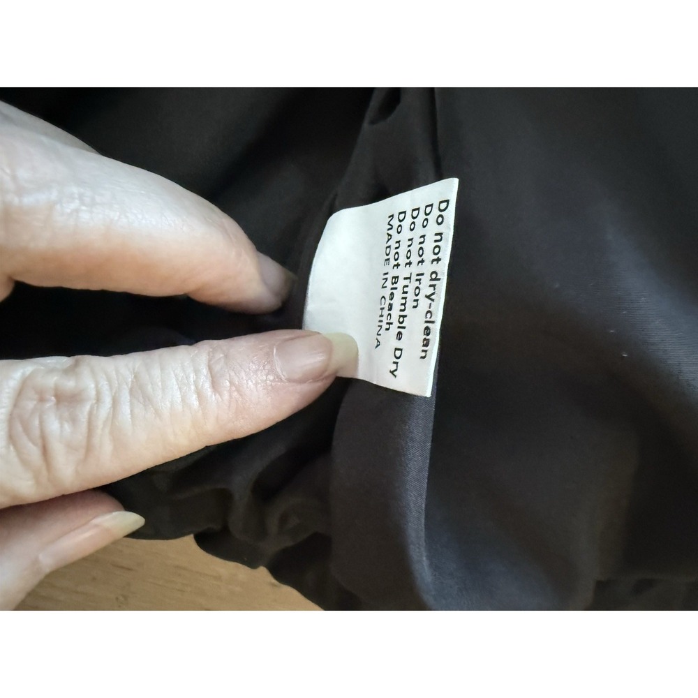 AUTOMET Women's Black Zipper Front Puffer Vest with Pockets - Picture 3 of 7